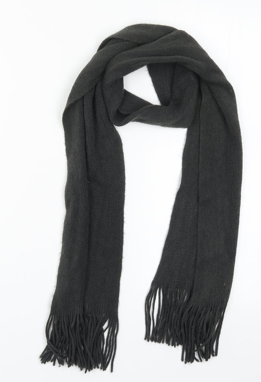 Front view of Preworn women’s grey knit scarf