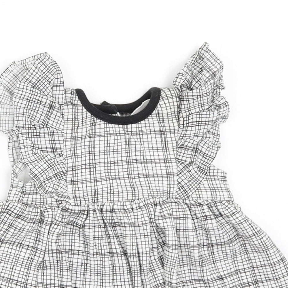 Baby K Girls White   Fit & Flare  Size Newborn