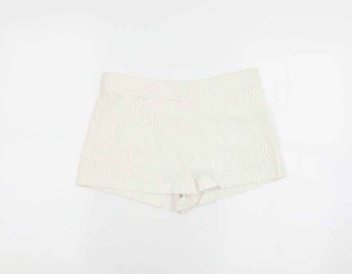 Preworn Womens White   Cut-Off Shorts Size 8