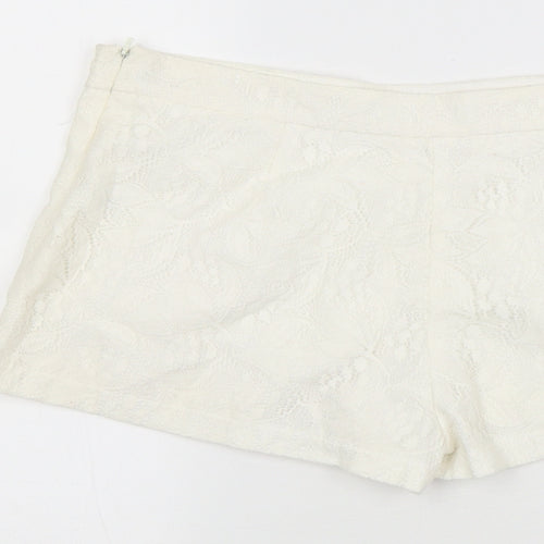 Preworn Womens White   Cut-Off Shorts Size 8