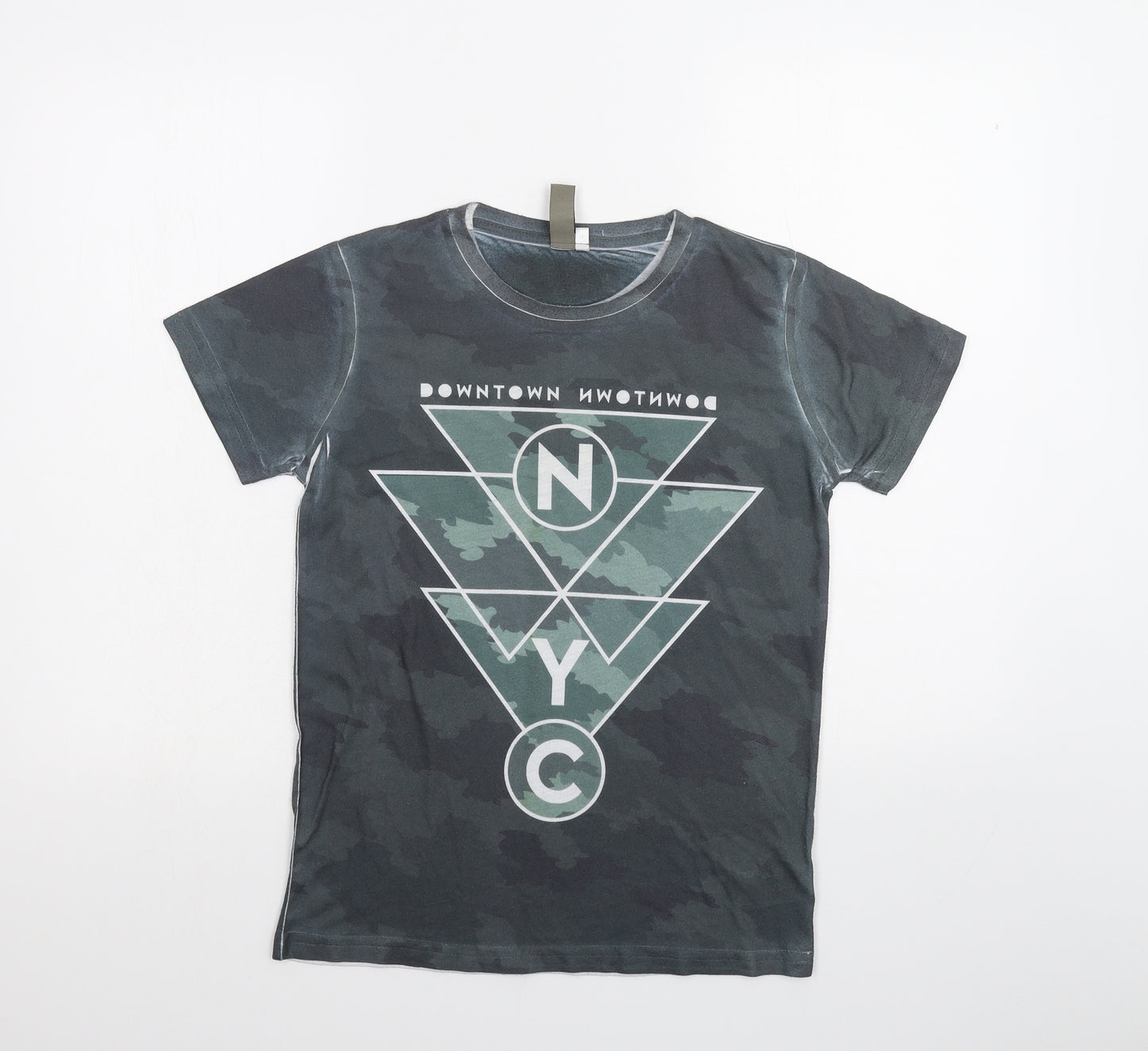 urban outlaws Boys Green Camouflage  Basic T-Shirt Size 13-14 Years