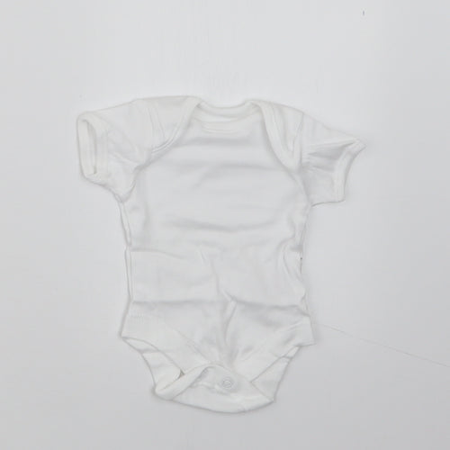 George Baby White   Babygrow One-Piece Size Newborn