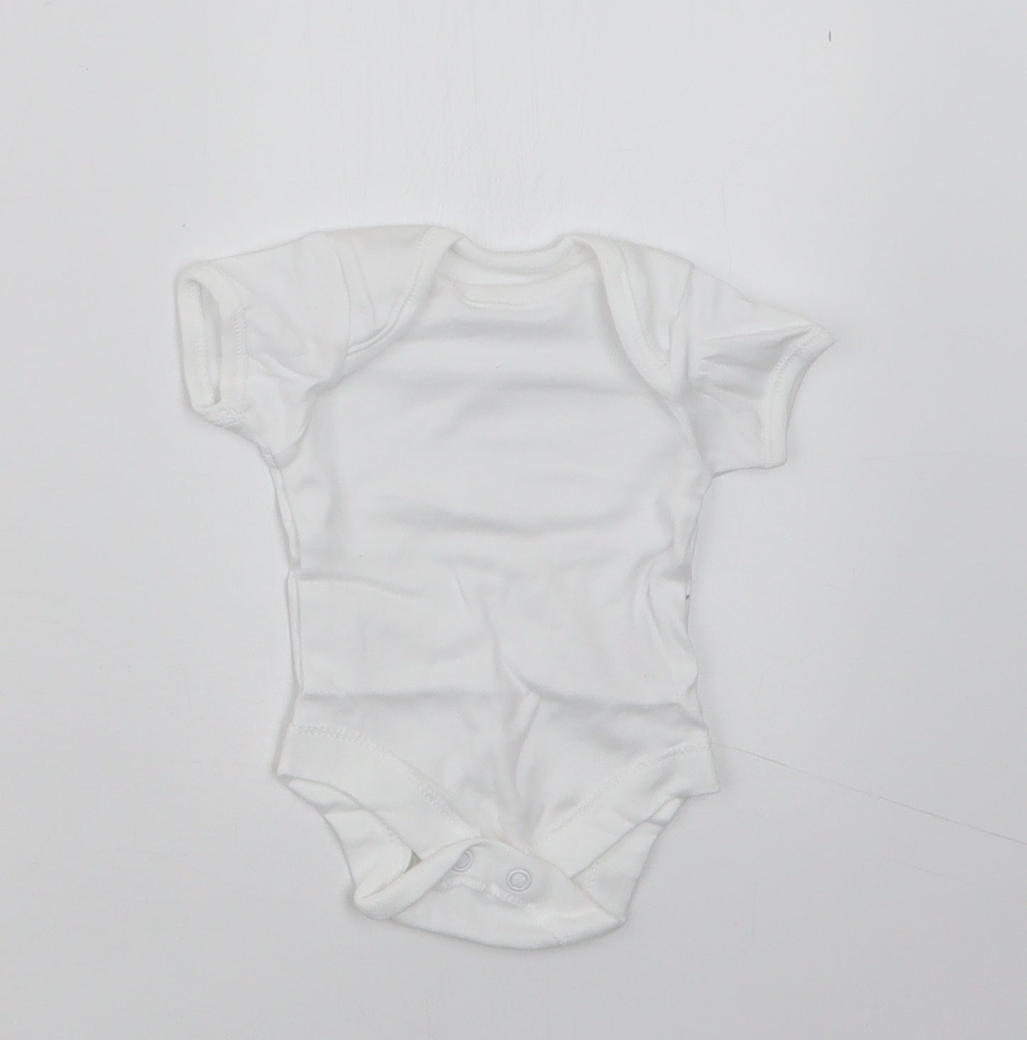 George Baby White   Babygrow One-Piece Size Newborn