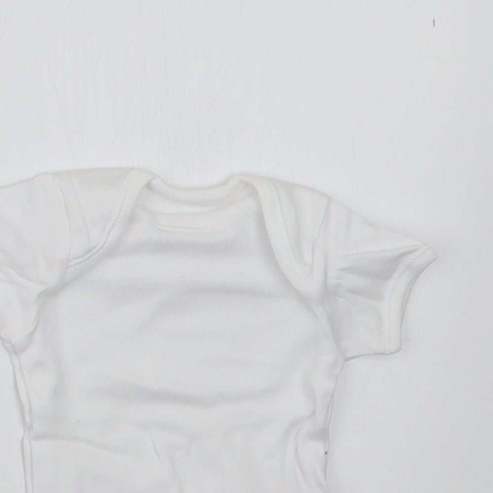 George Baby White   Babygrow One-Piece Size Newborn