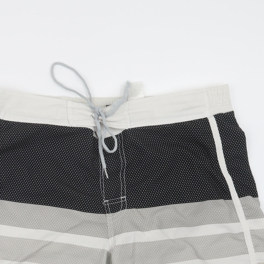 NFL Mens White   Cargo Shorts Size M - Swim Shorts