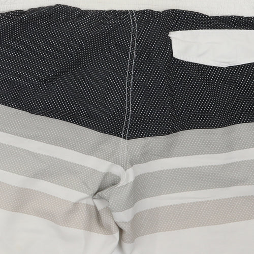 NFL Mens White   Cargo Shorts Size M - Swim Shorts