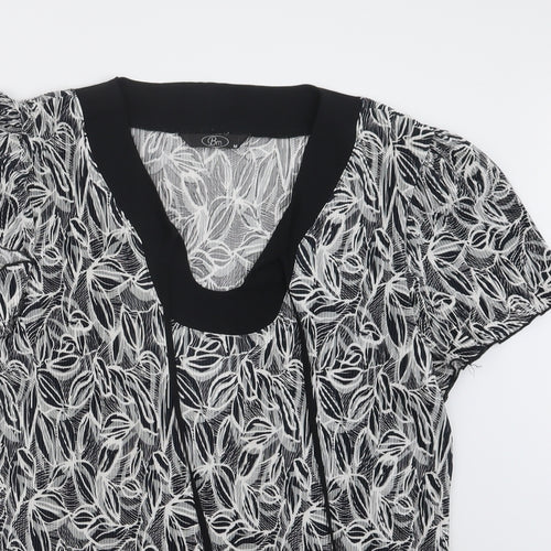 BM Womens Black Geometric  Basic Blouse Size M