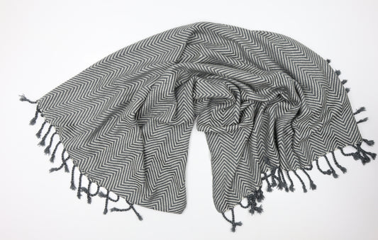 Front view of Colours women’s grey geometric shawl/wrap