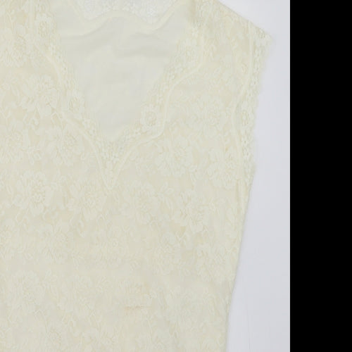 Preworn Womens Ivory   Basic T-Shirt Size XL