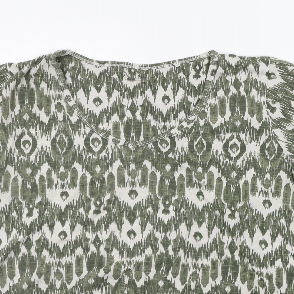Nutmeg Womens Green Geometric  Basic T-Shirt Size 18