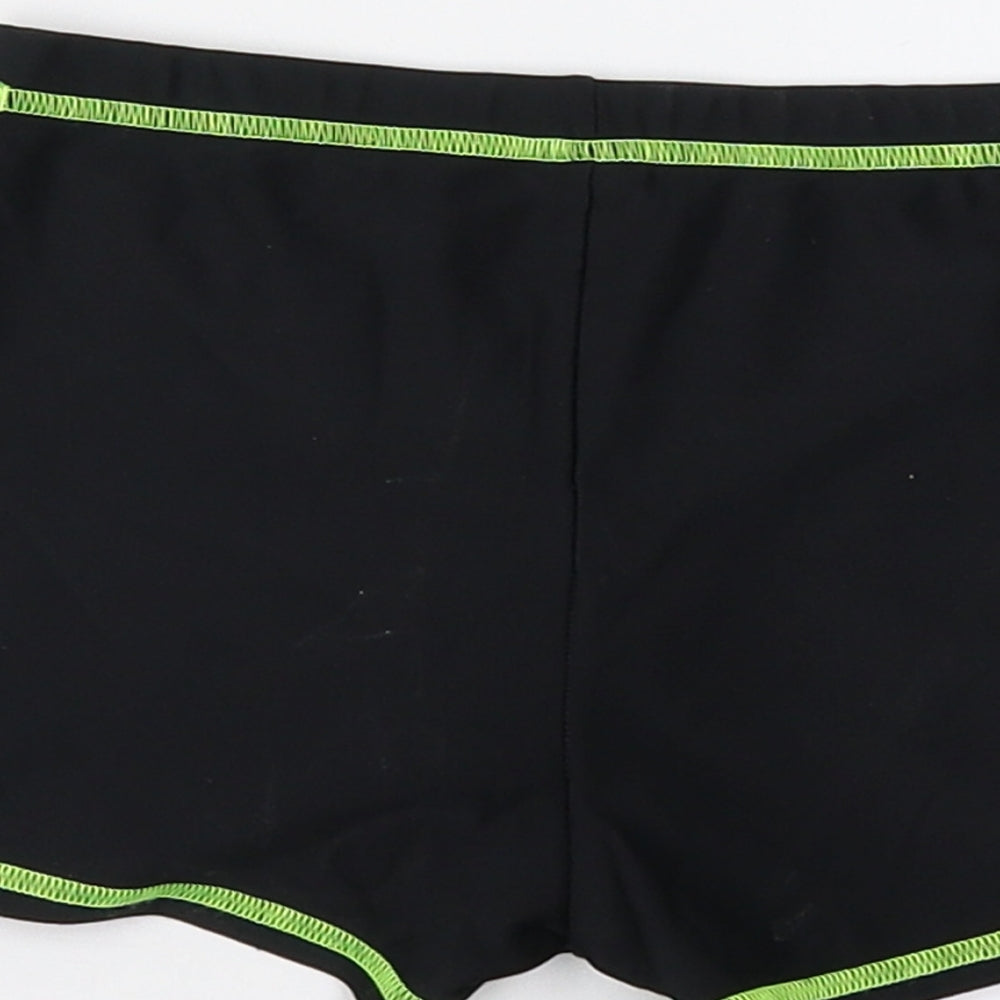 F&F Boys Black   Compression Shorts Size 5-6 Years