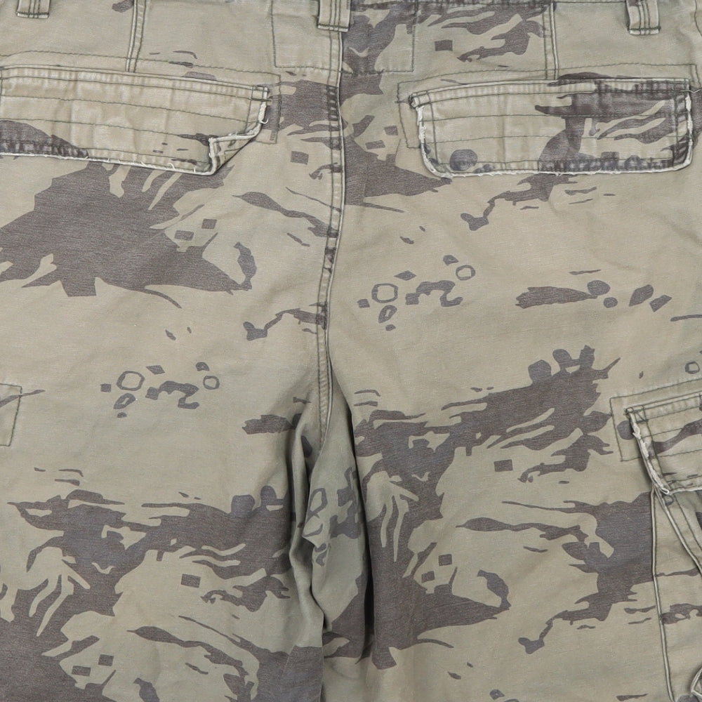 George Mens Green Camouflage  Cargo Shorts Size 34