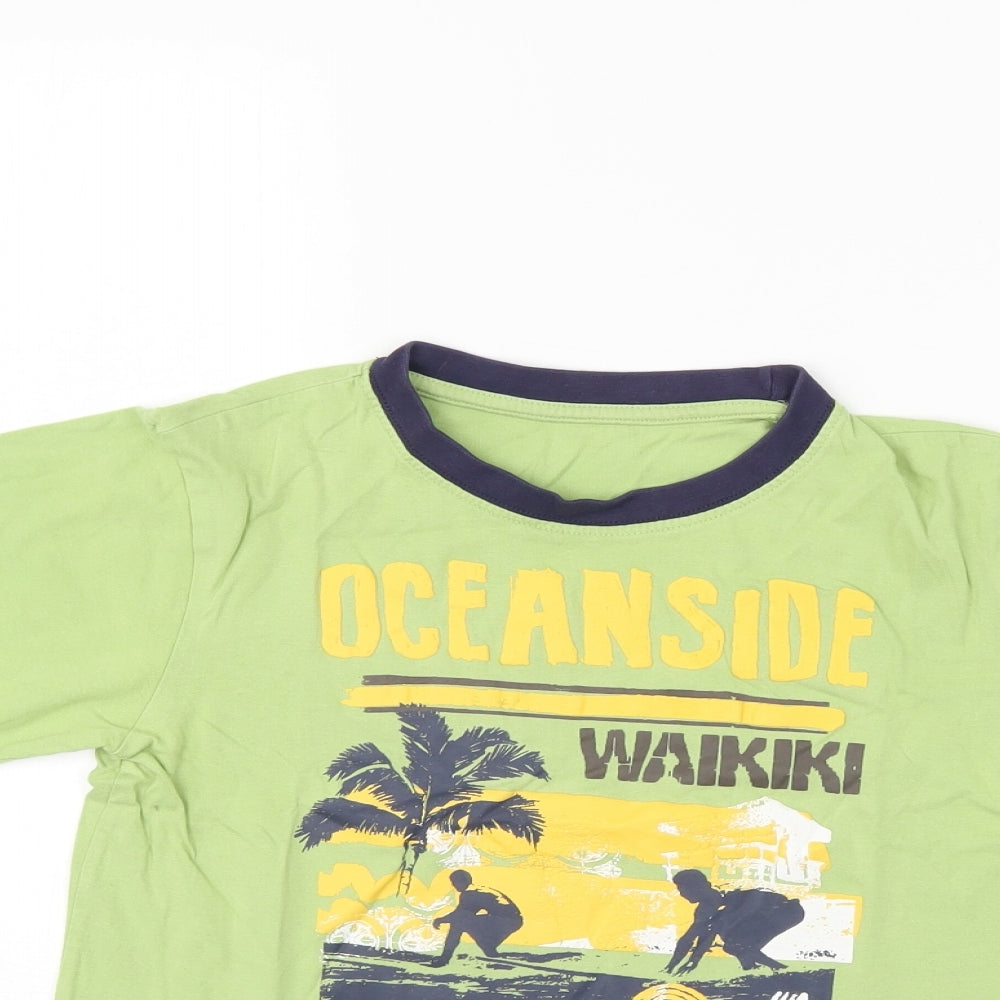 Preworn Boys Green   Basic T-Shirt Size 8-9 Years