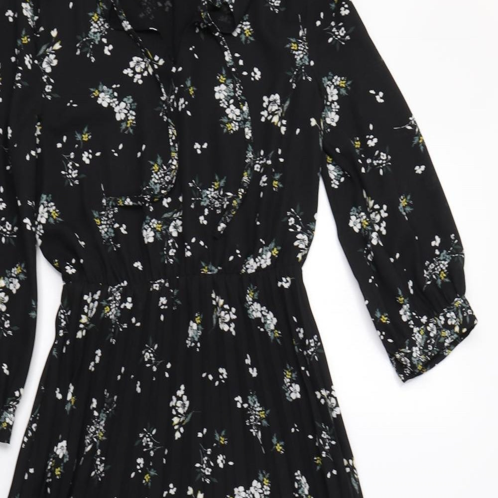 H&M Womens Black Floral  Fit & Flare  Size 8