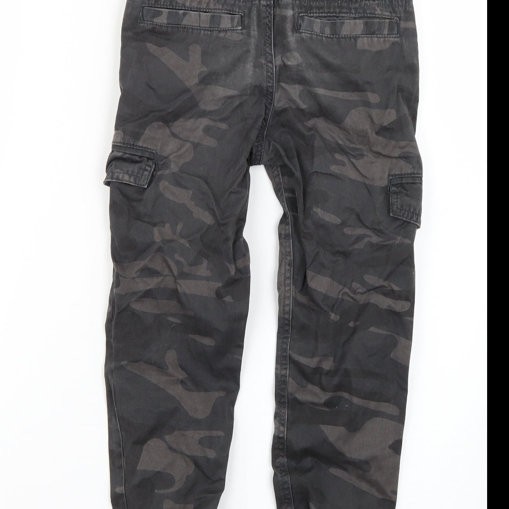 Primark Boys Green Camouflage  Jogger Trousers Size 6-7 Years