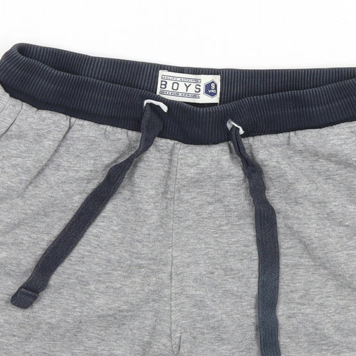 Preworn Boys Grey   Sweat Shorts Size 9 Years