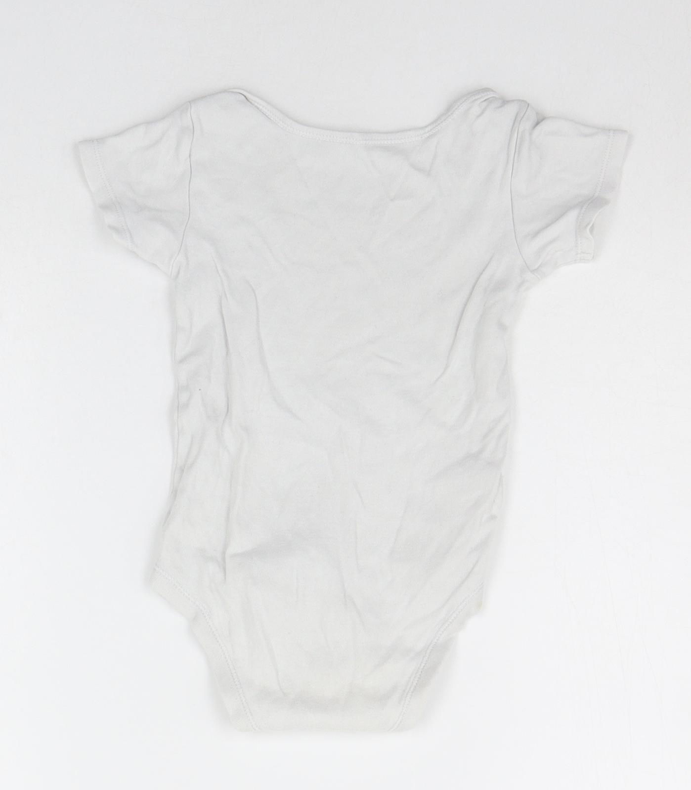 TU Baby White   Babygrow One-Piece Size 18-24 Months