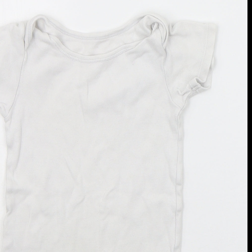 TU Baby White   Babygrow One-Piece Size 18-24 Months