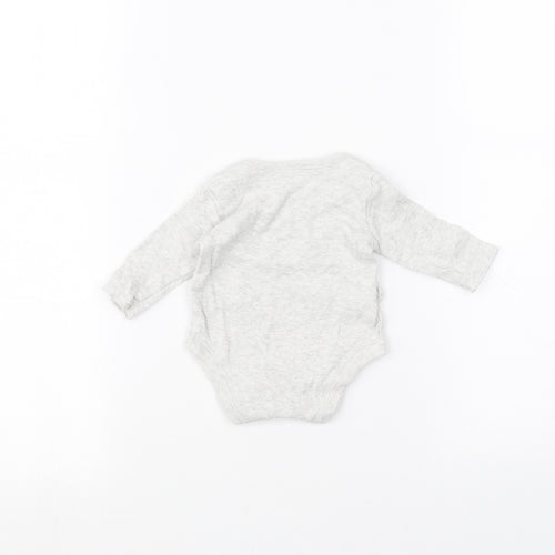 TU Baby White   Babygrow One-Piece Size 0-3 Months