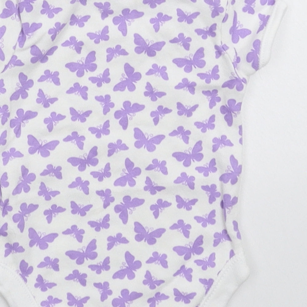 George Baby White   Babygrow One-Piece Size Newborn