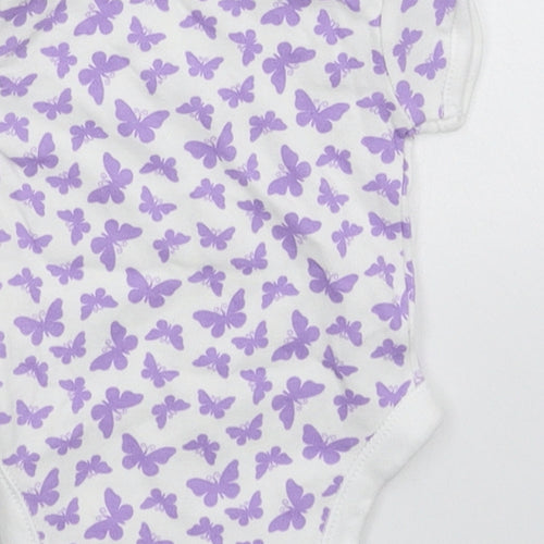 George Baby White   Babygrow One-Piece Size Newborn
