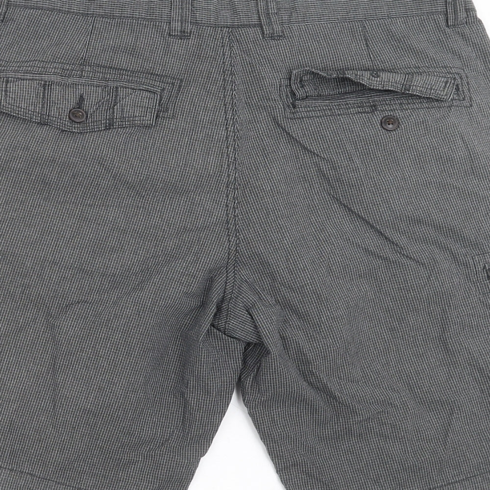 George Mens Green Check  Cargo Shorts Size 36 in