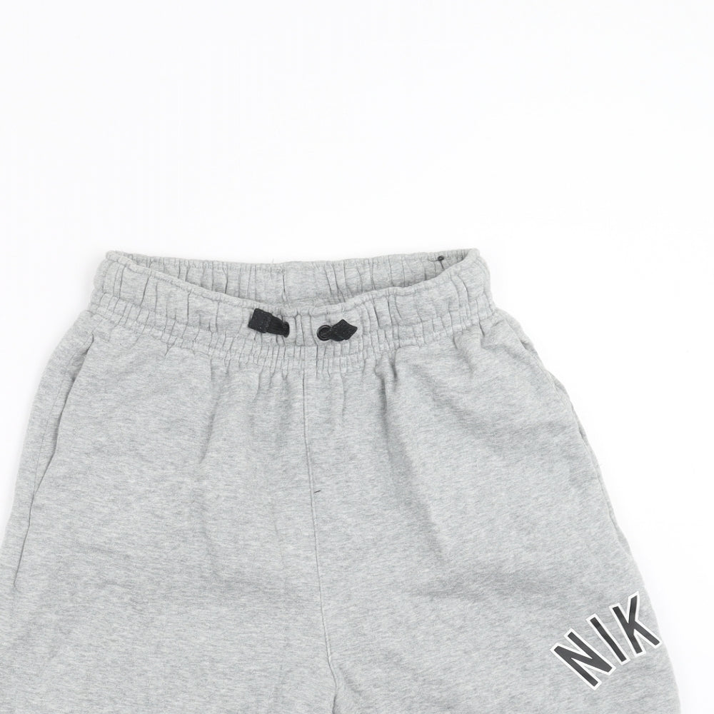 Nike Boys Grey   Sweat Shorts Size 13-14 Years