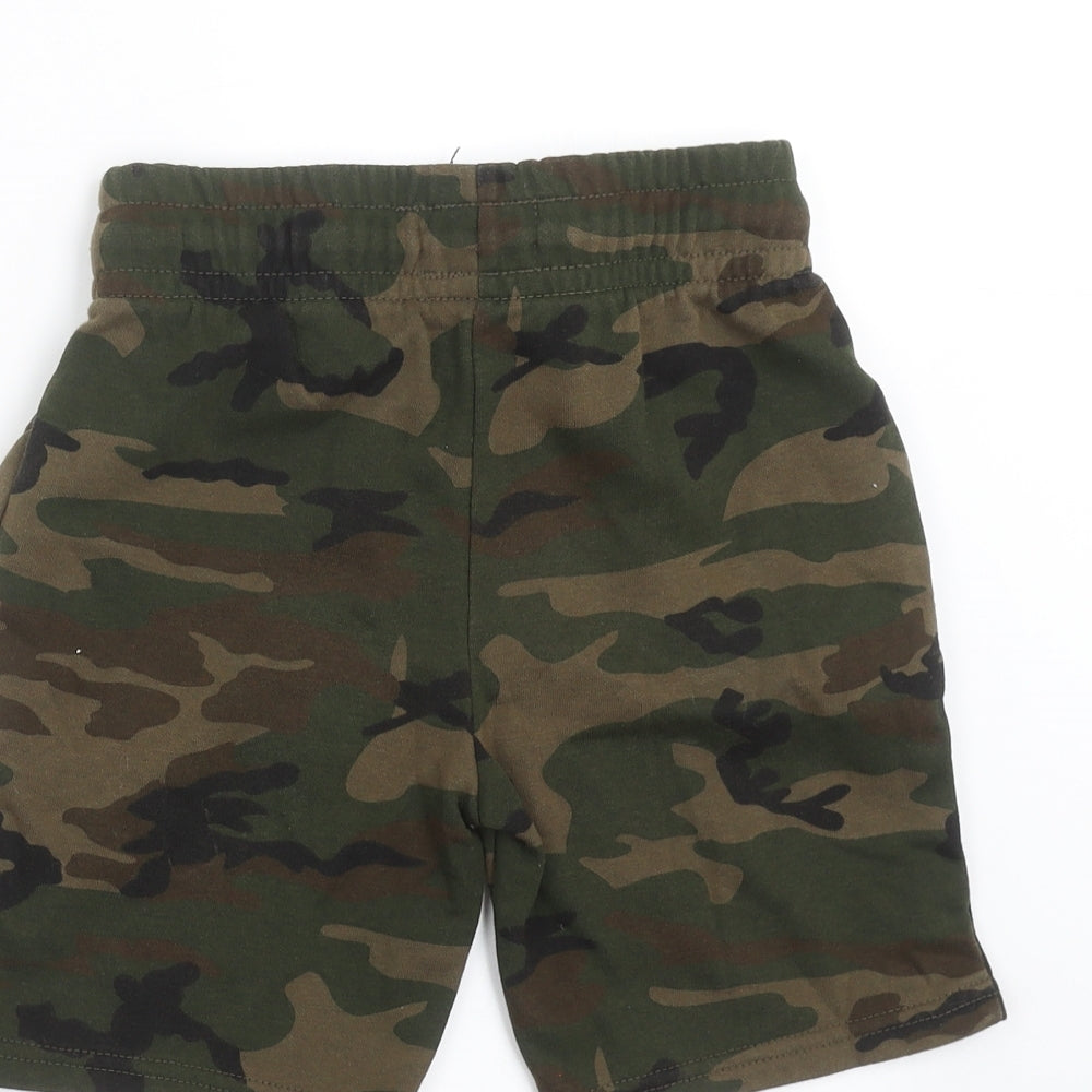 Primark Boys Green Camouflage  Sweat Shorts Size 7-8 Years