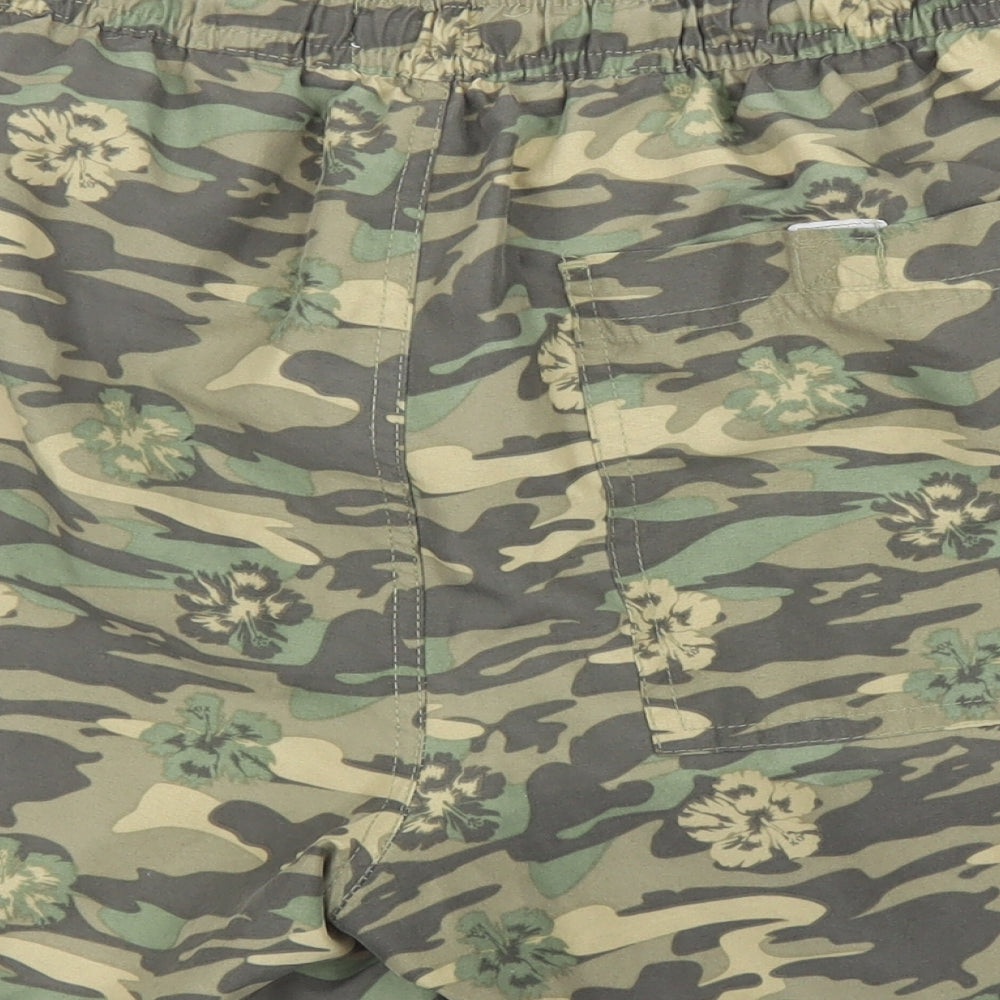 kangaroo poo Mens Green Camouflage  Bermuda Shorts Size L