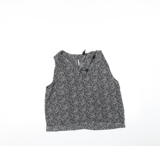 Front view of Forever 21 women’s grey basic button-up, size L