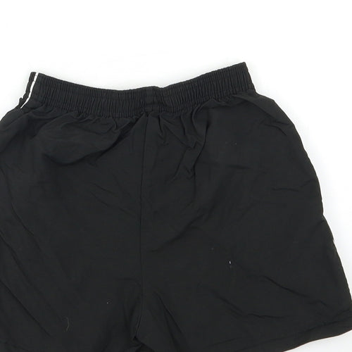 Umbro Boys Black   Sweat Shorts Size 6-7 Years