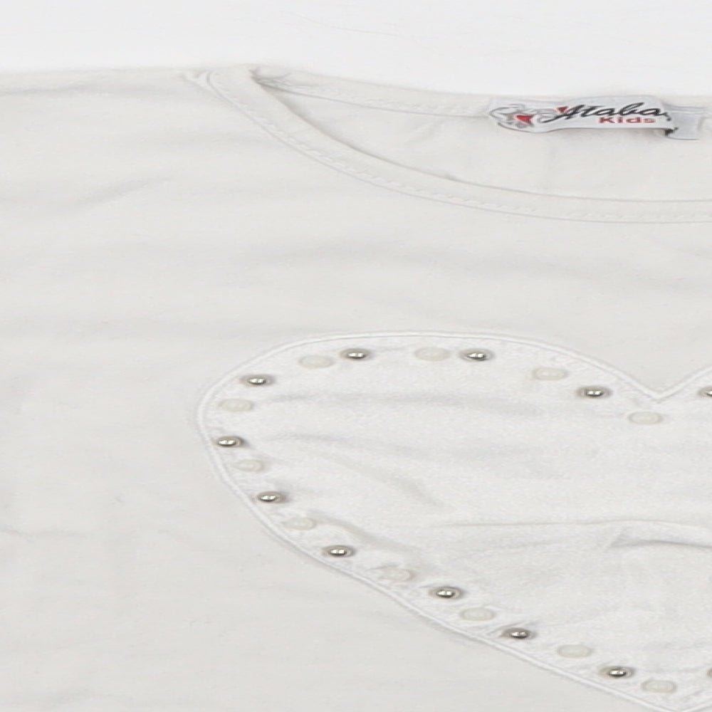 Preworn Girls White   Basic T-Shirt Size 6-7 Years  - Heart