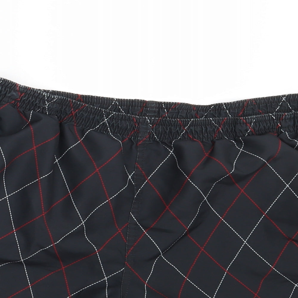 Fred Perry Mens Black Argyle/Diamond  Sweat Shorts Size XL