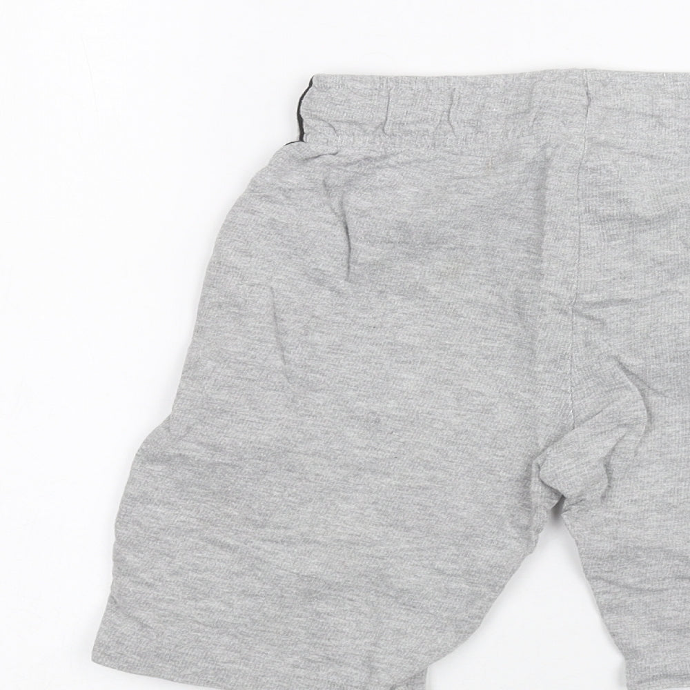 Preworn Boys Grey   Sweat Shorts Size 7 Years
