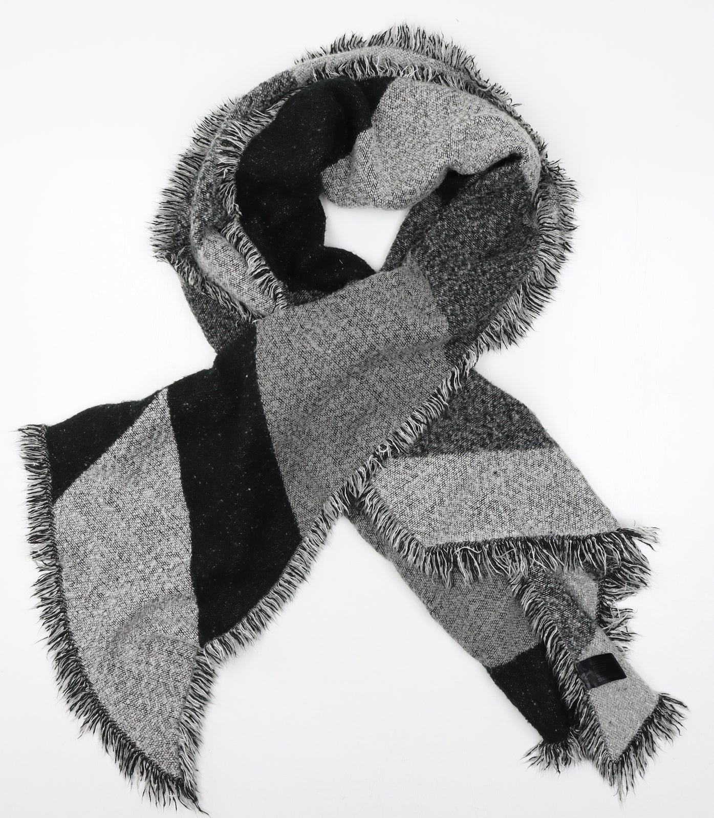Preworn Womens Grey Geometric Knit  Scarf