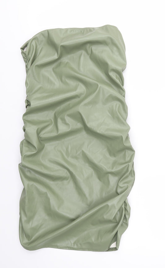 Front view of PRETTYLITTLETHING women’s green fit & flare