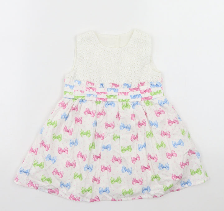 Preworn Girls White Geometric  A-Line  Size 9-12 Months