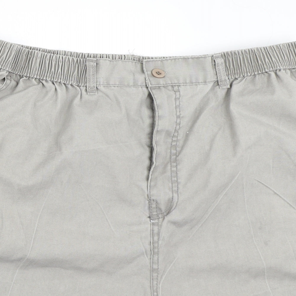 V.G Mens Grey   Cargo Shorts Size 34 in