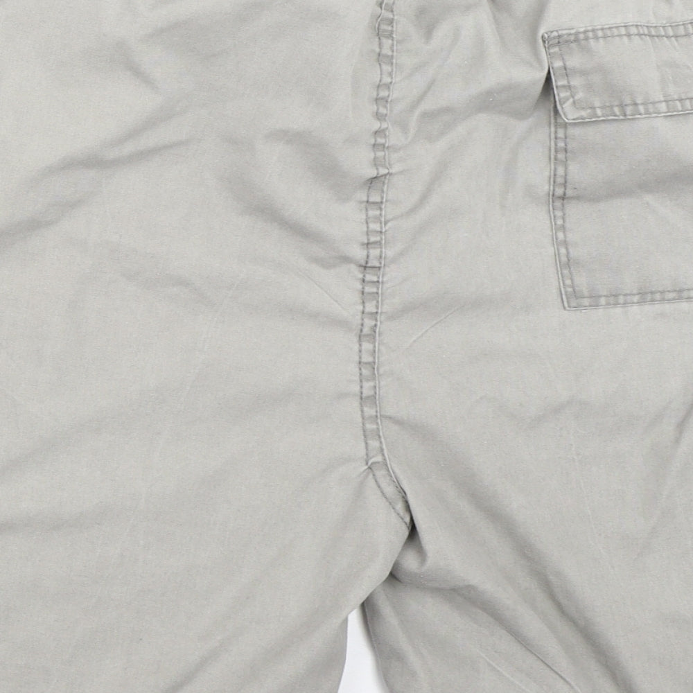 V.G Mens Grey   Cargo Shorts Size 34 in
