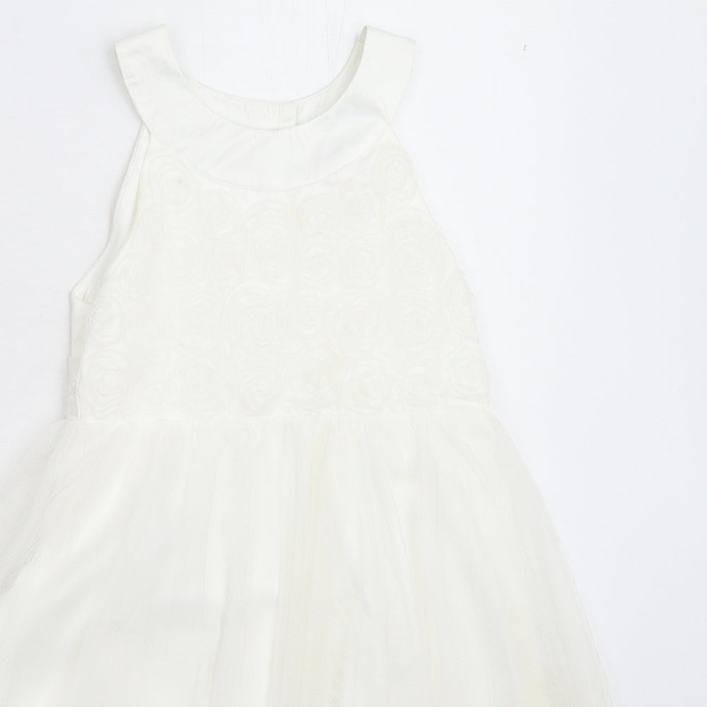 Young Dimension Girls White   Fit & Flare  Size 6-7 Years