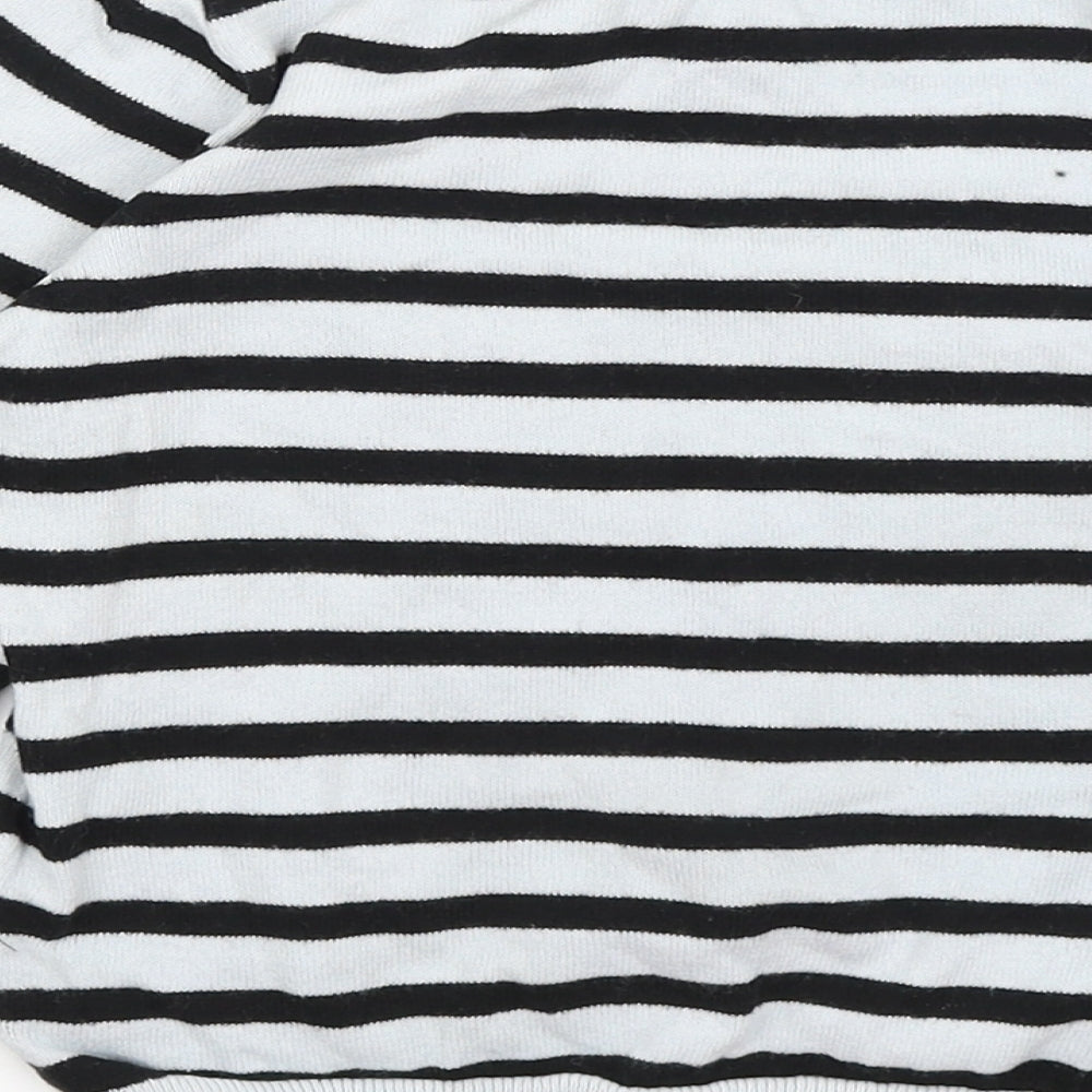 H&M Girls Grey Striped  Basic T-Shirt Size 5-6 Years  - Rabbit