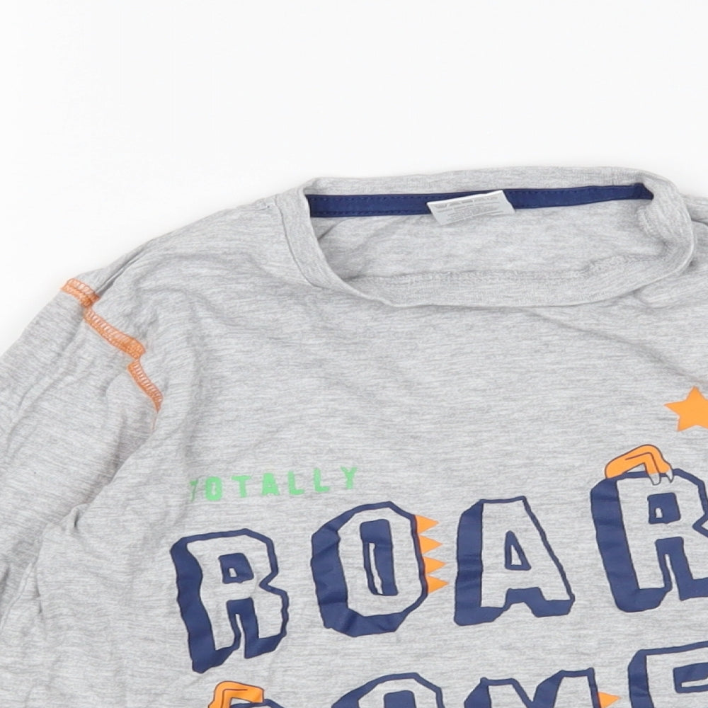 Preworn Boys Grey   Basic T-Shirt Size 6-7 Years