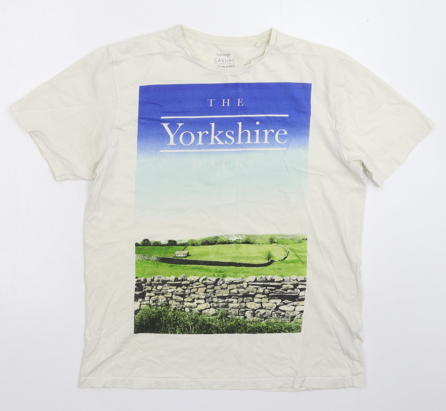 George Mens White    T-Shirt Size M