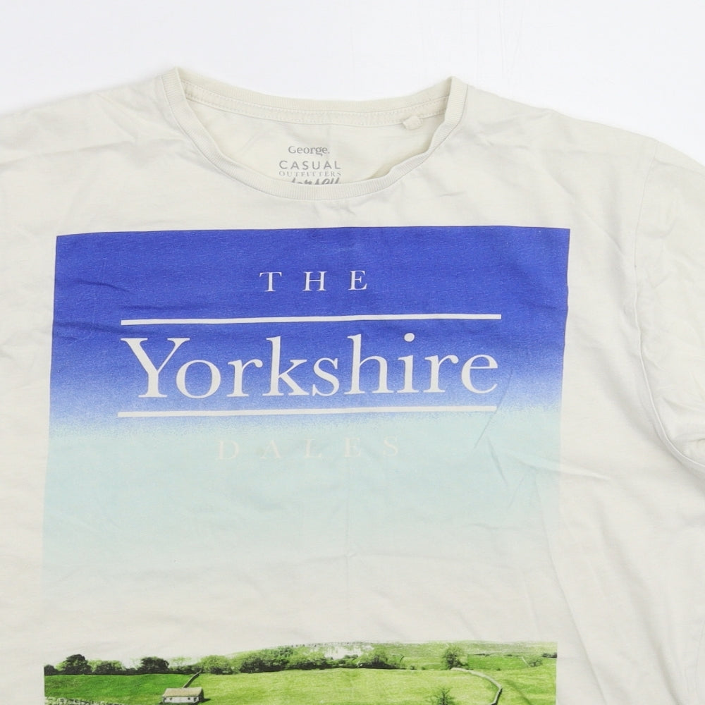 George Mens White    T-Shirt Size M