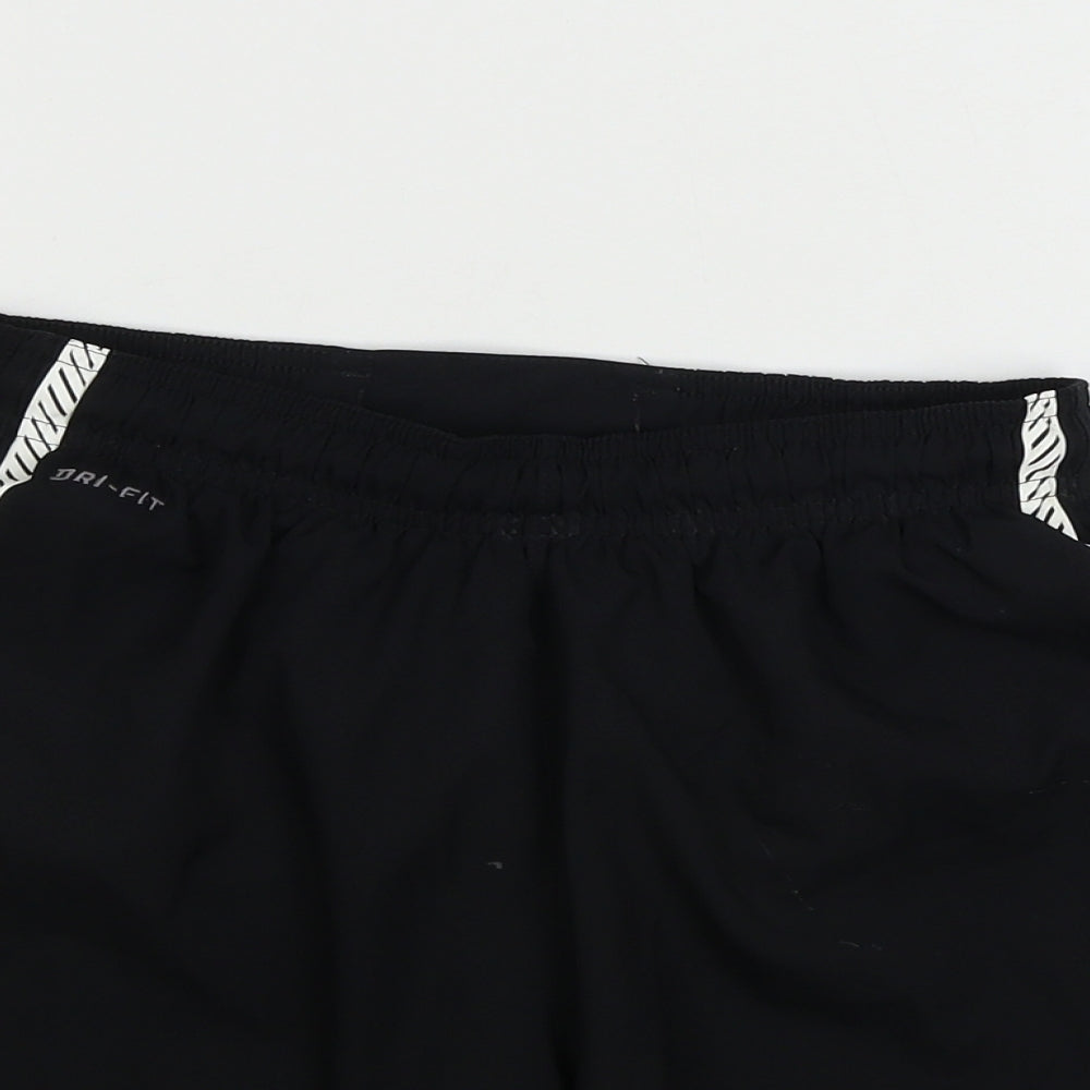 Nike  Boys Black   Bermuda Shorts Size 10-11 Years - MANCHESTER UNITED