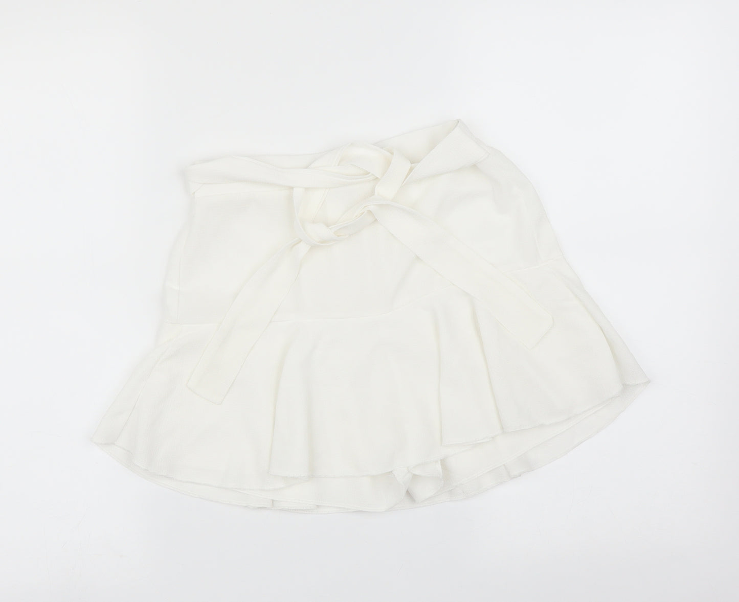 I SAW IT FIRST Womens White   Paperbag Shorts Size 8