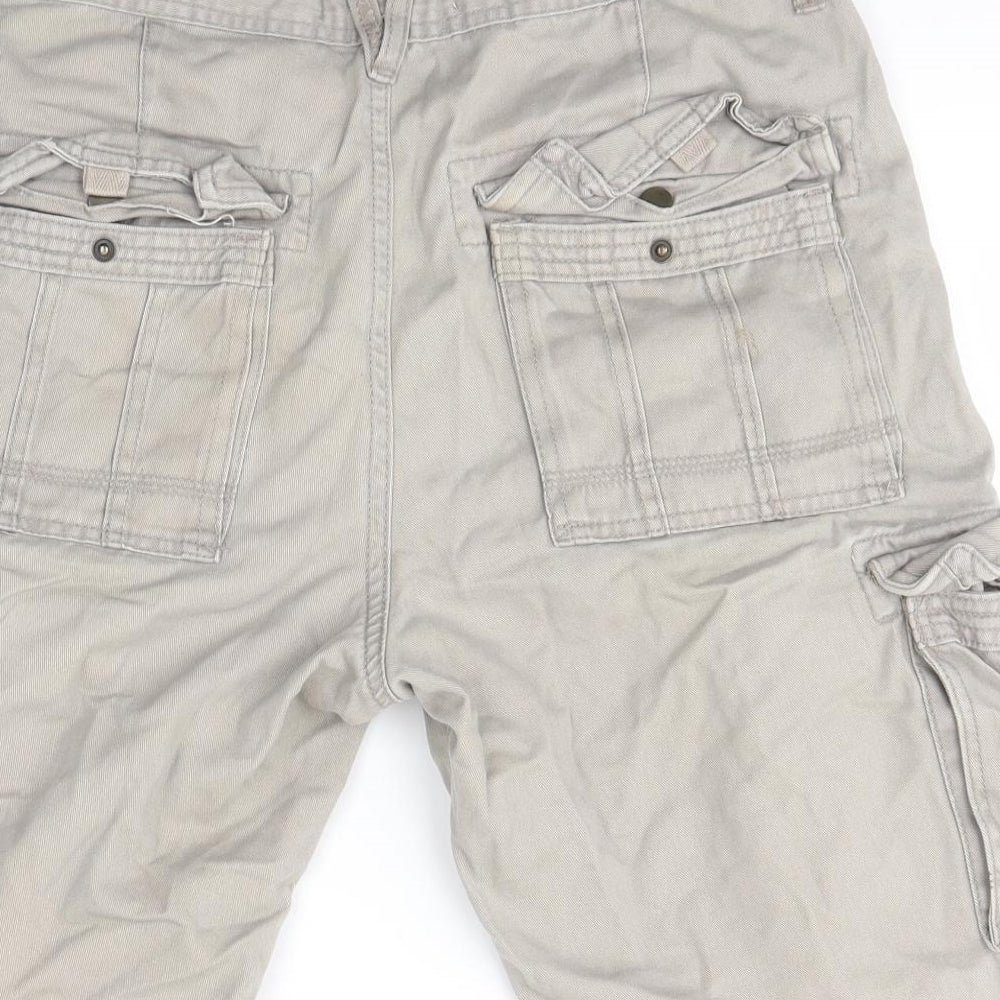 TRIPLE FIVE NYC Mens Grey   Cargo Shorts Size 30 in