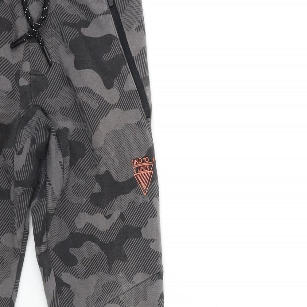 George Boys Green Camouflage  Sweatpants Trousers Size 8-9 Years