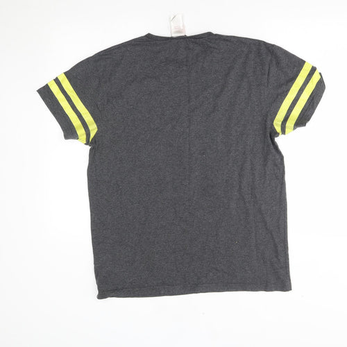 Avon Womens Grey   Basic T-Shirt Size M  - despicable me