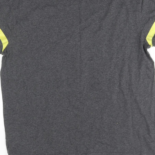 Avon Womens Grey   Basic T-Shirt Size M  - despicable me